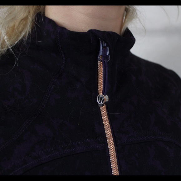 Lulu Lemon Sweater - Picture 3 of 3